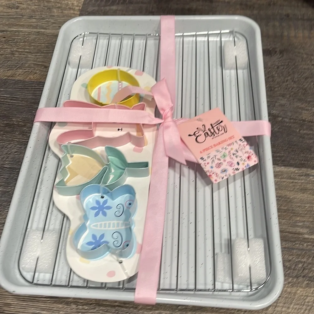 6 piece Easter baking set